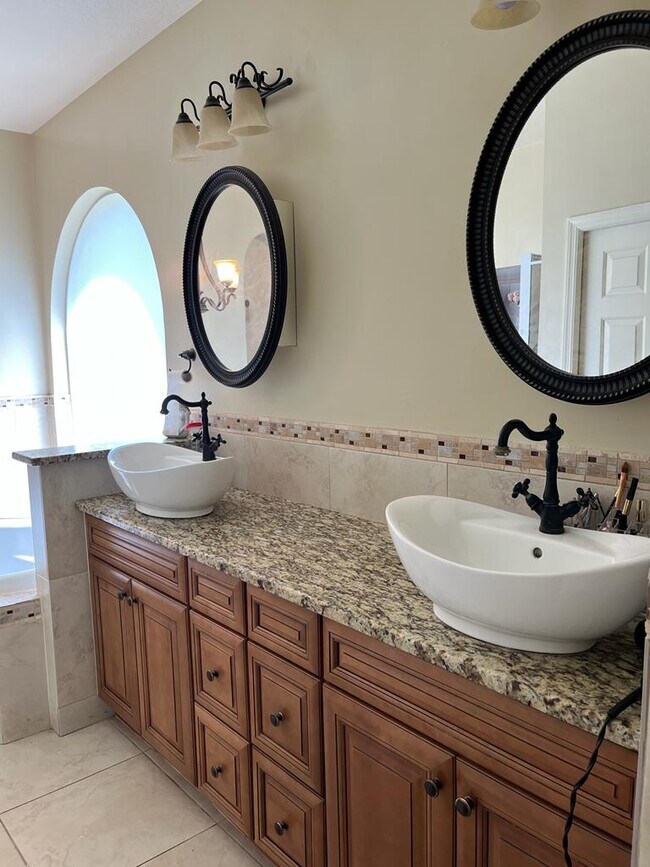 Building Photo - 7670 Milano Dr