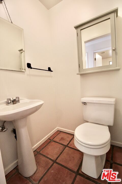 Building Photo - 20200 Paradise Ln