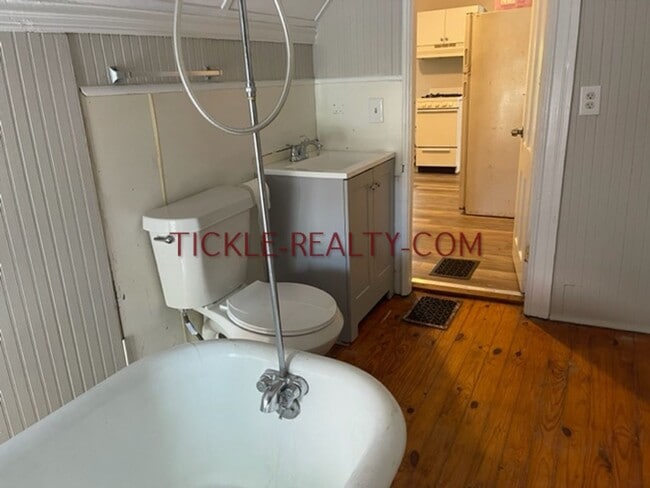 Building Photo - 106 Griffith-VR