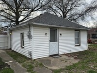 Building Photo - 103 N Waverly Ave
