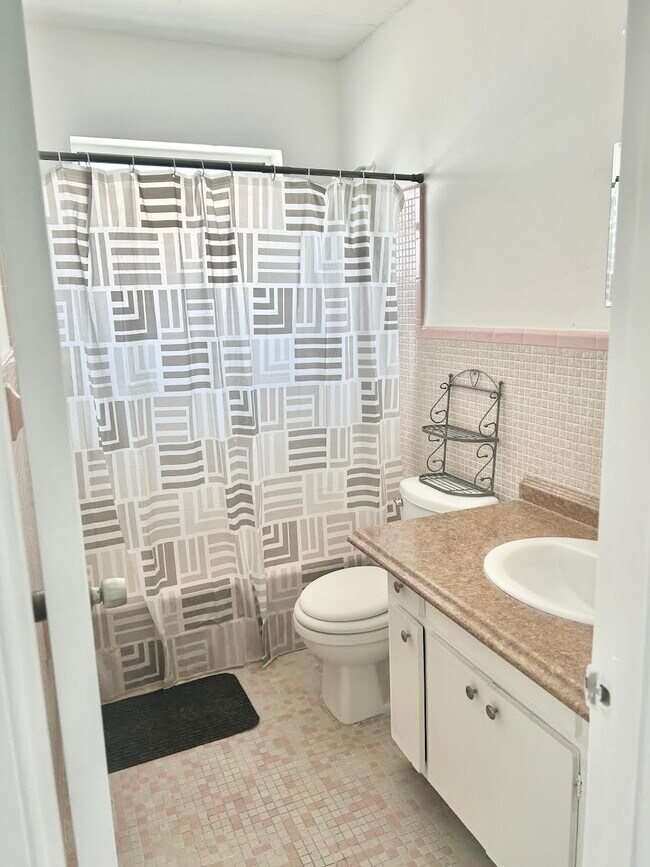 Building Photo - 5100 W Flagler St