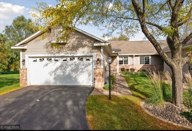 Building Photo - 520 Deer Ridge Ln S