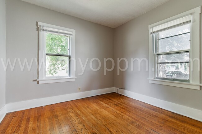 Building Photo - Charming 2 Bedroom Home | Miller Park