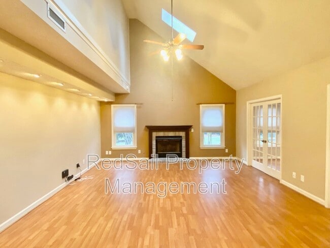 Building Photo - 14 Tabatha Cir