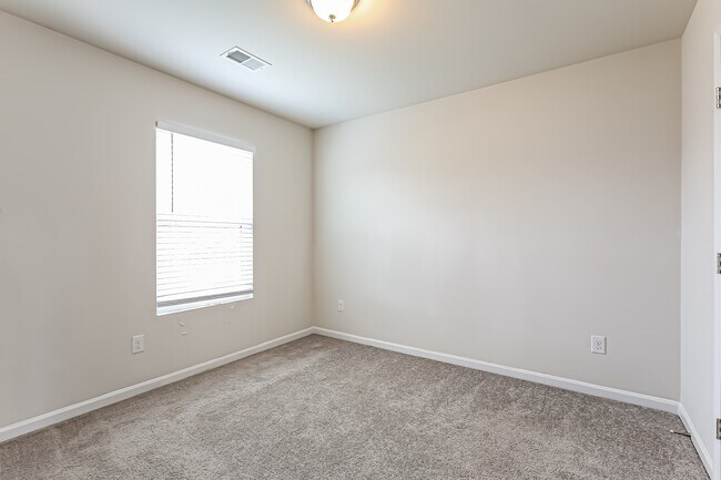 Building Photo - 518 Springtime Ln