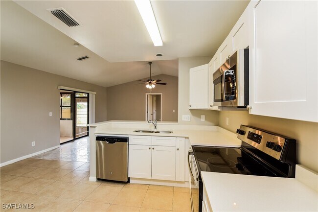 Building Photo - 8360 Coral Dr
