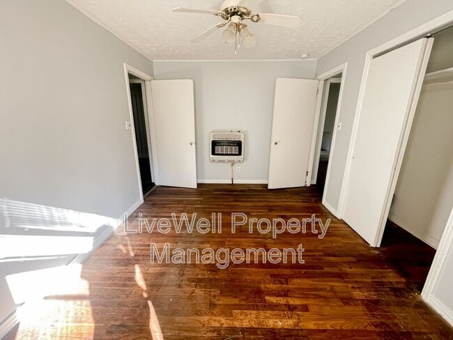 Building Photo - 1005 Cook Dr