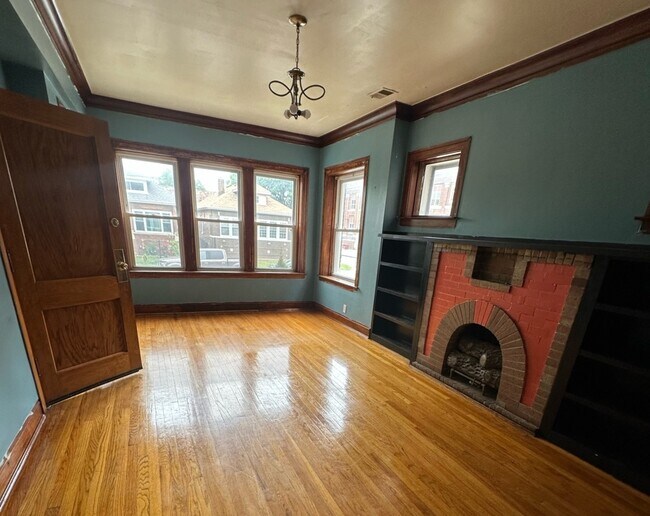 Building Photo - 6154 S Fairfield Ave