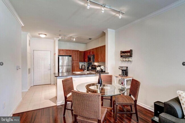 Building Photo - 12957 Centre Park Cir