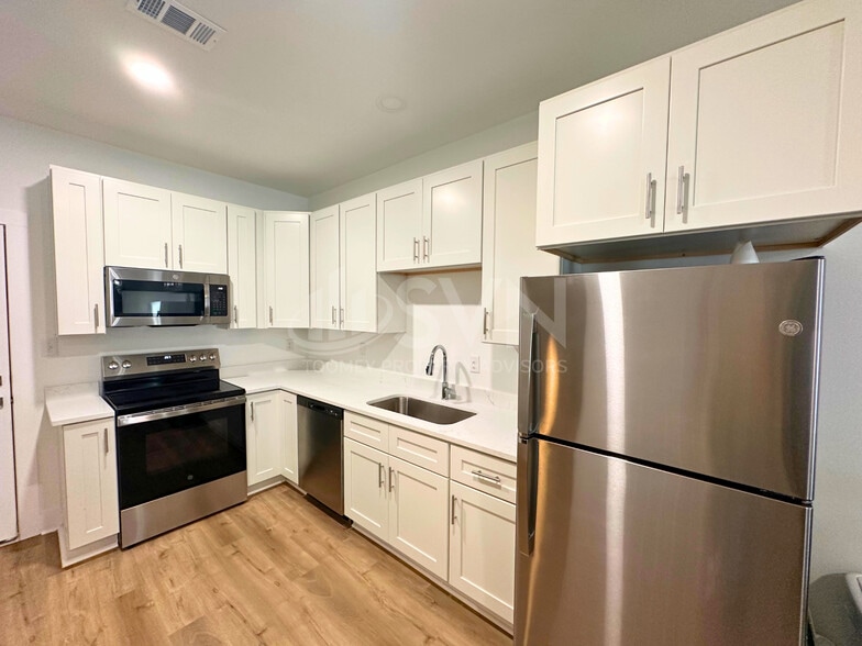Primary Photo - Palmetto Place Apartments