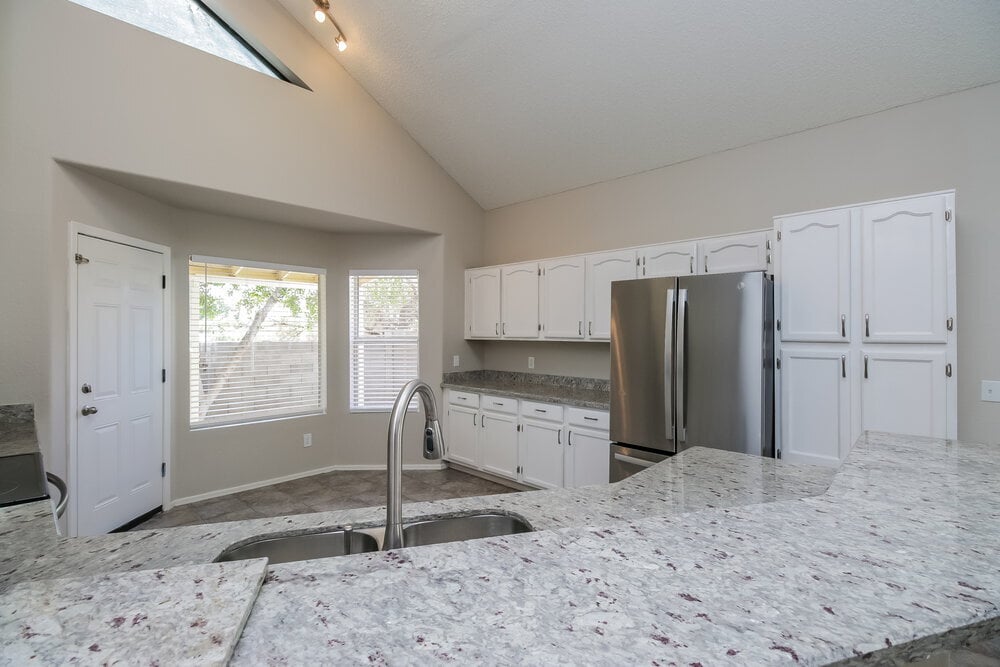 Building Photo - 441 S Maple