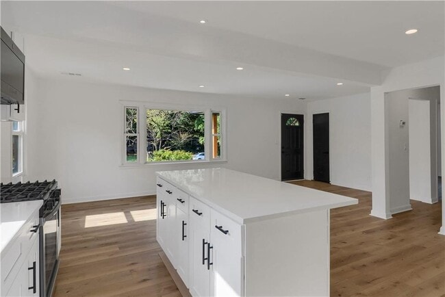 Building Photo - 776 Norwood Rd SE