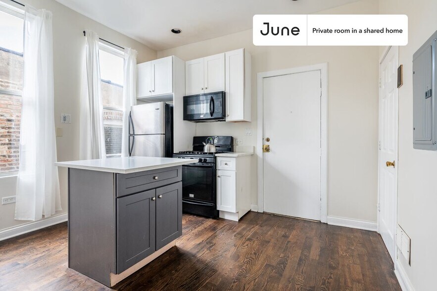 Building Photo - Room in Shared 3 bed/1 bath home