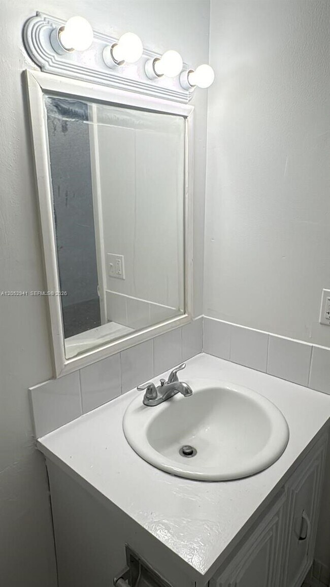 Building Photo - 488 NW 165th St
