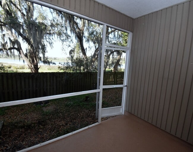 Building Photo - 2B 1.5B Townhome for Rent in Seffner