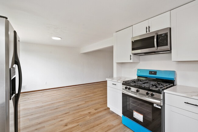 Building Photo - 309 Sebring Ave