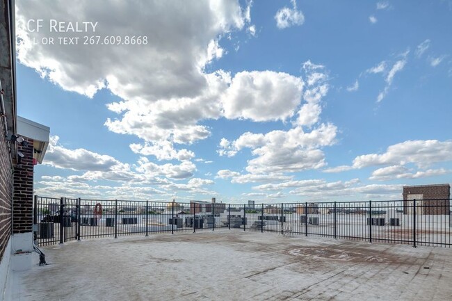 Building Photo - Beautiful Renovated Northern Liberties Loft