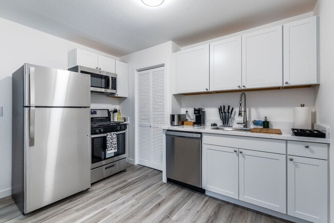 Building Photo - 1816 S G St