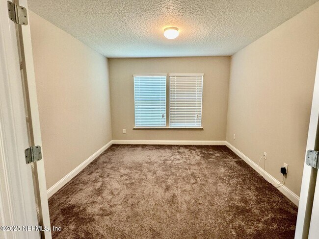 Building Photo - 336 Midway Park Dr