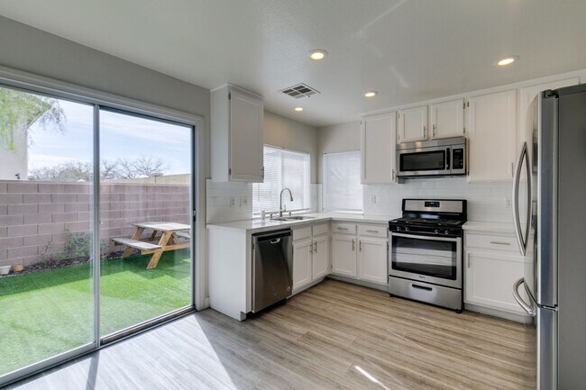 Building Photo - SUMMERLIN BEAUTY WITH TONS OF UPGRADES*3 LARGE BEDROOMS*COMMUNITY POOL*