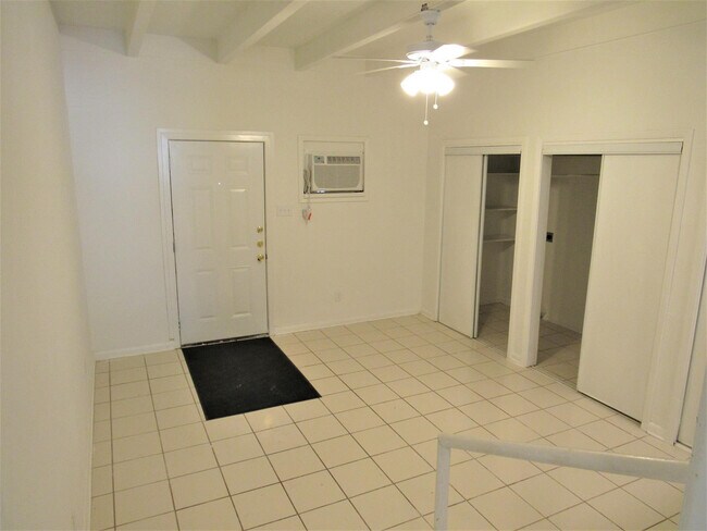 Building Photo - HIGHLAND PARK 3-BEDROOM