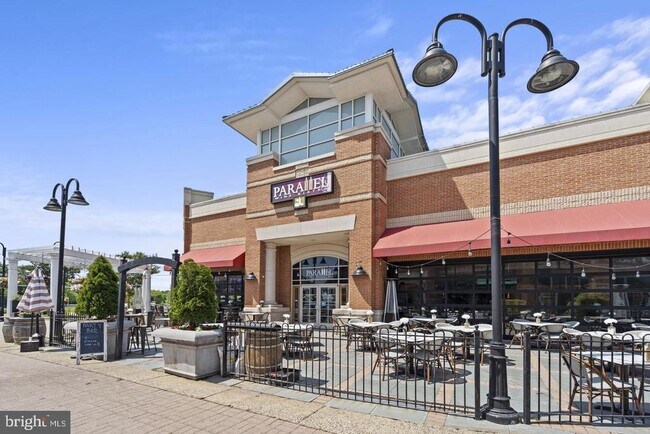 Building Photo - 43805 Middleway Ter