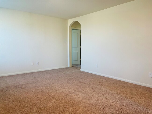 Building Photo - 11042 Hillside Creek Dr