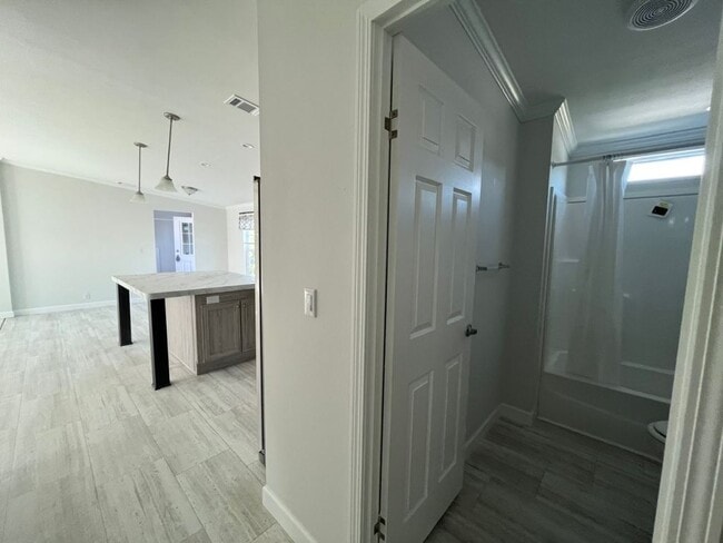 Building Photo - 574 Leopard Ln