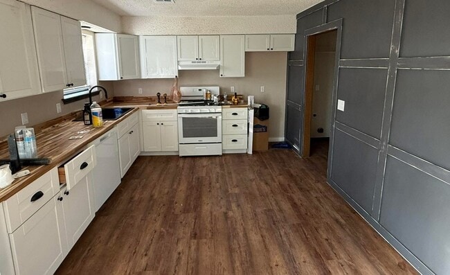 Building Photo - 8212 N 118th E Ave