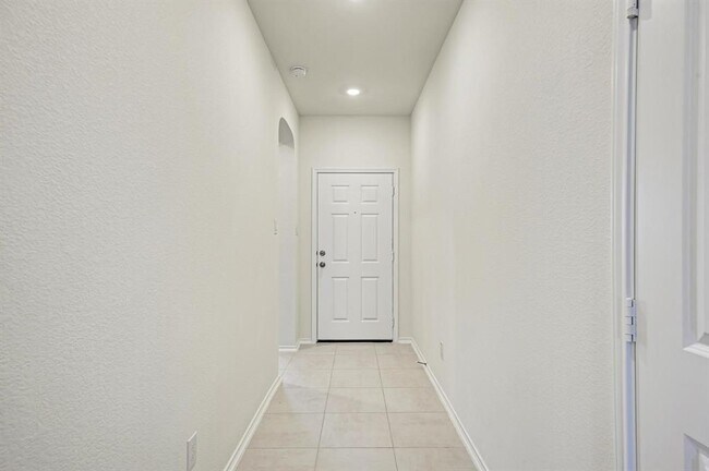 Building Photo - 1636 River Plateau Dr