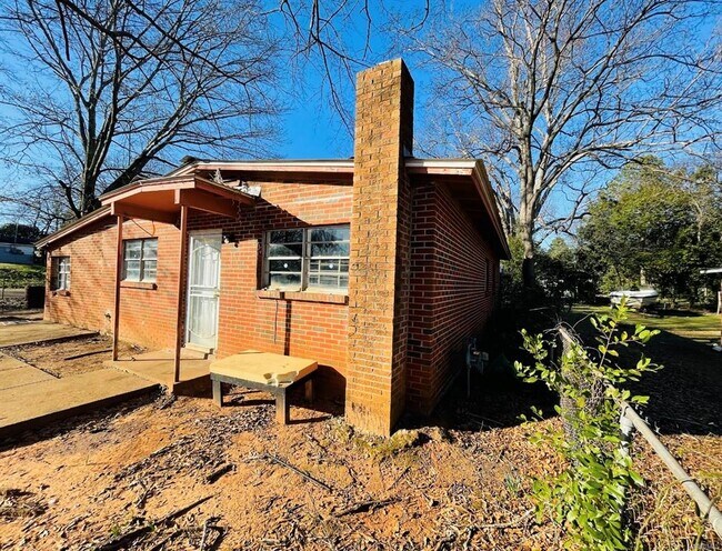 Building Photo - 1653 N Yarbrough Ct