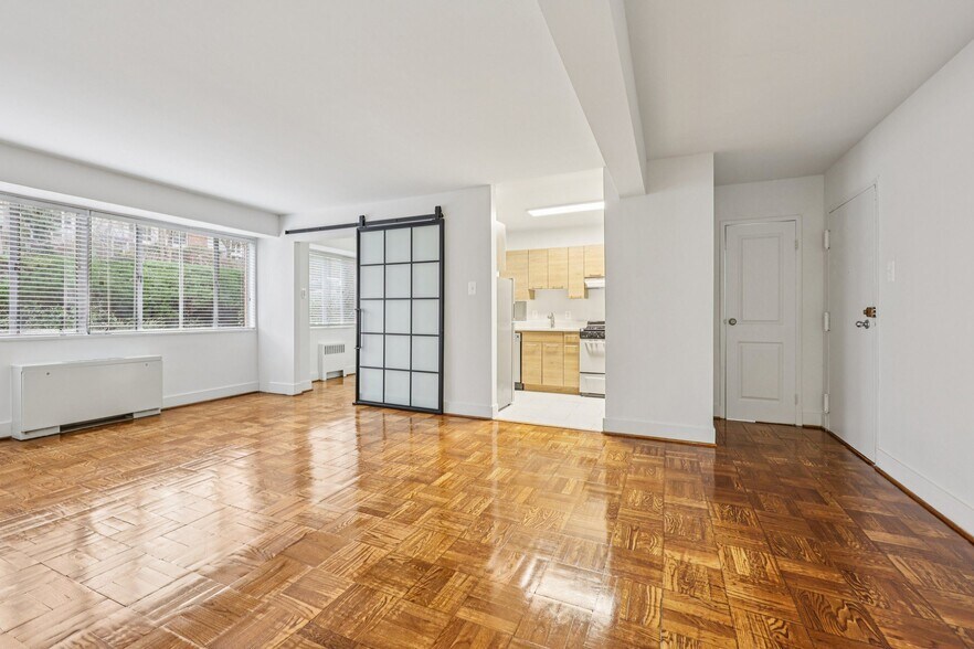 Building Photo - Park Ellison