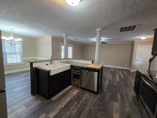 Building Photo - 237 Gertie~ Mitchells Landing  ~ 1 MONTH FREE~