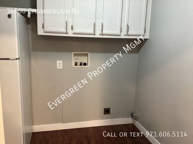 Building Photo - Private oasis with beautiful Columbia Rive...