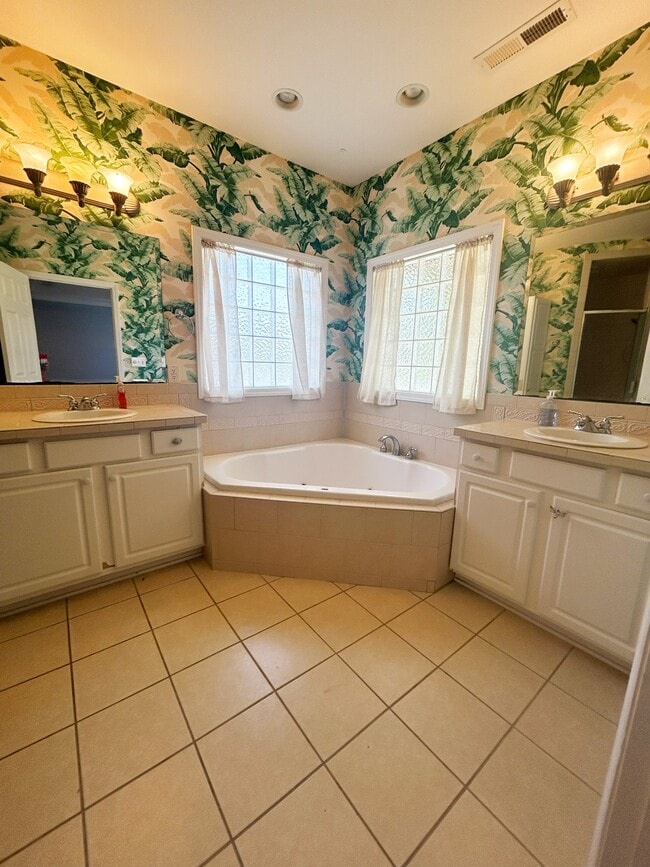 Building Photo - 111 Fawn Creek Ct