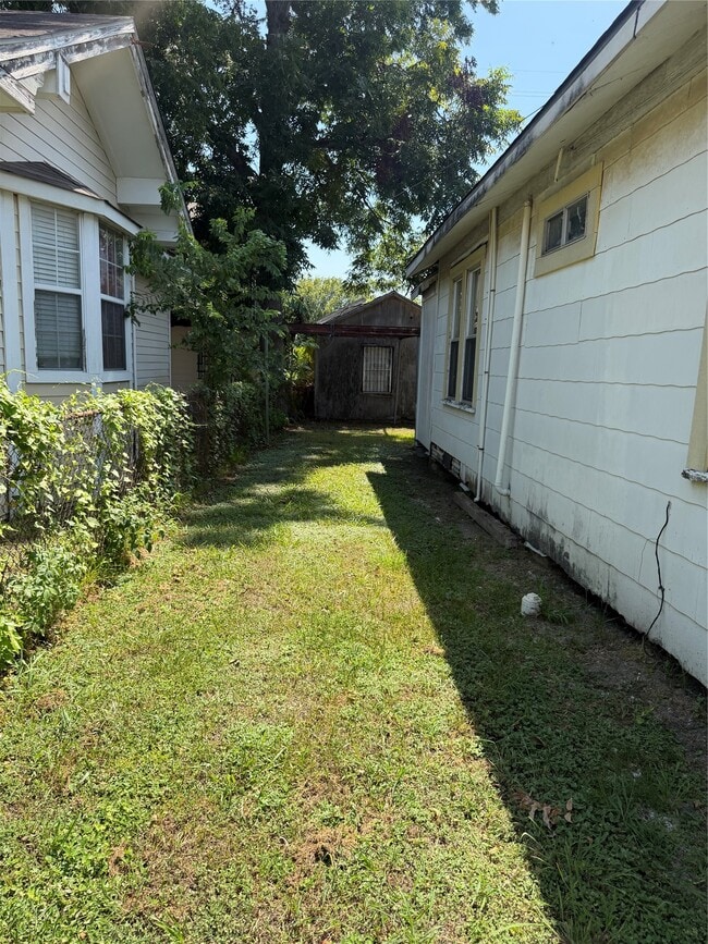 Building Photo - 6830 Avenue I
