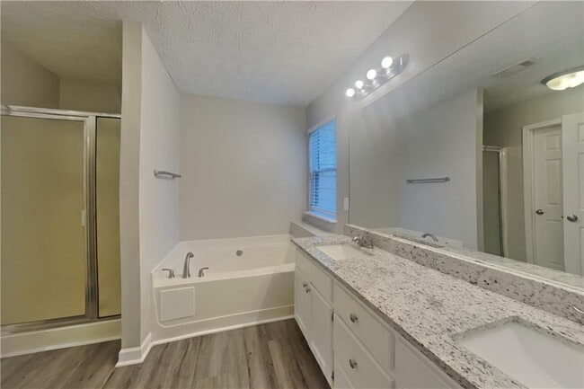 Building Photo - 1250 Summit Point Ln
