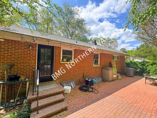 Building Photo - 6413 Berkshire Dr
