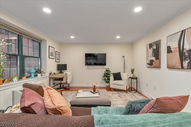 Building Photo - 7 Prospect St