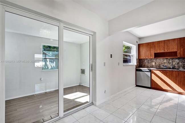 Building Photo - 2621 SW Natura Ave