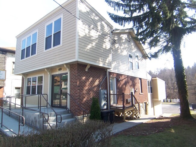 Building Photo - 302 Castle Shannon Blvd