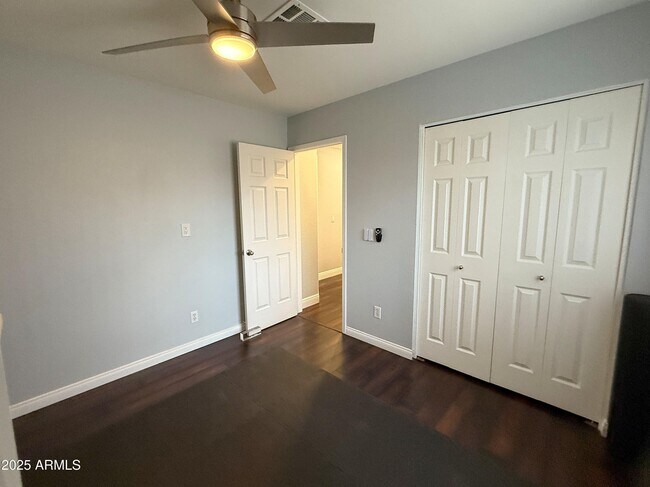 Building Photo - 6814 E Sandra Terrace