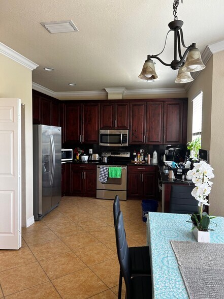 Building Photo - 10298 Barberry Ln