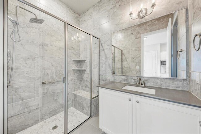 Building Photo - 1813 Mazarro Dr