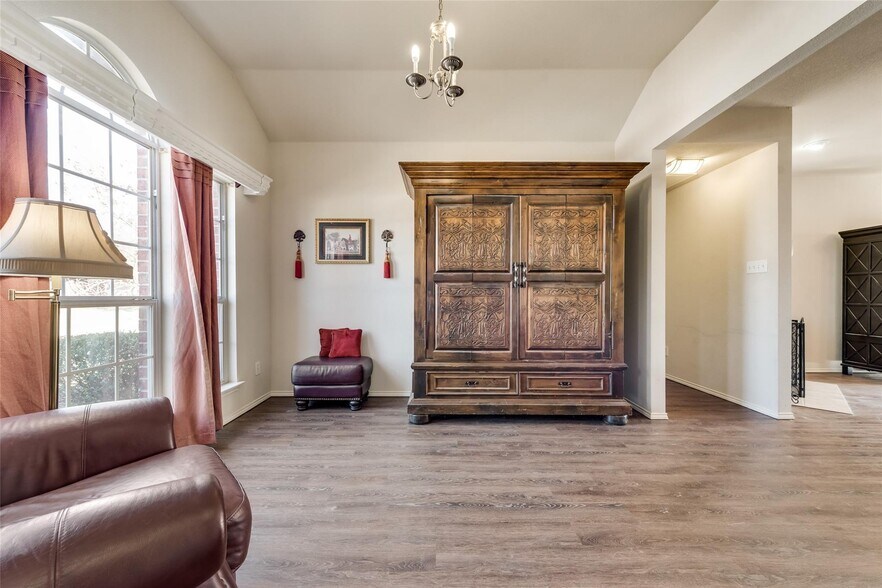 Building Photo - 2431 Fieldcrest Dr