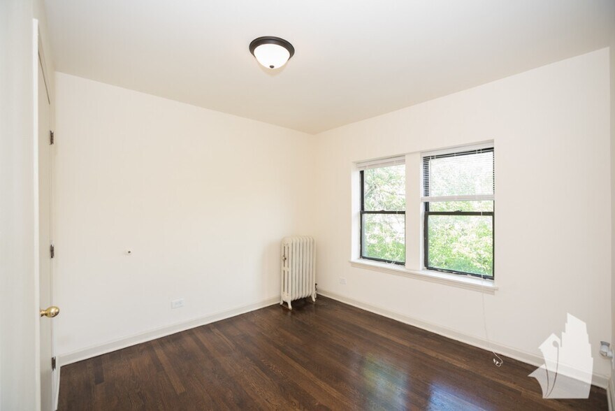 Building Photo - 5736 N Winthrop Ave