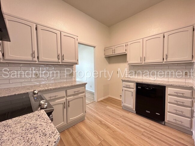 Building Photo - For Lease | South Tulsa - Union Schools | $1800 Rent