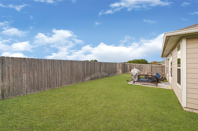 Building Photo - 25452 Northpark Lake Dr