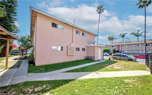 Building Photo - 1381 Burwood St