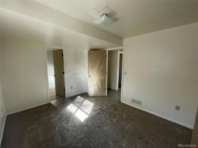 Building Photo - 4820 W 88th Pl